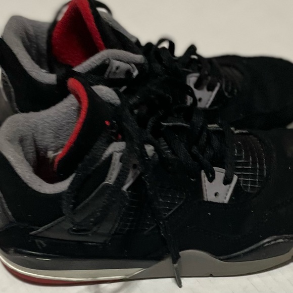 Air Jordan Nike Jordan 4 retro PS bred 2019 size 1.5 youth sneakers